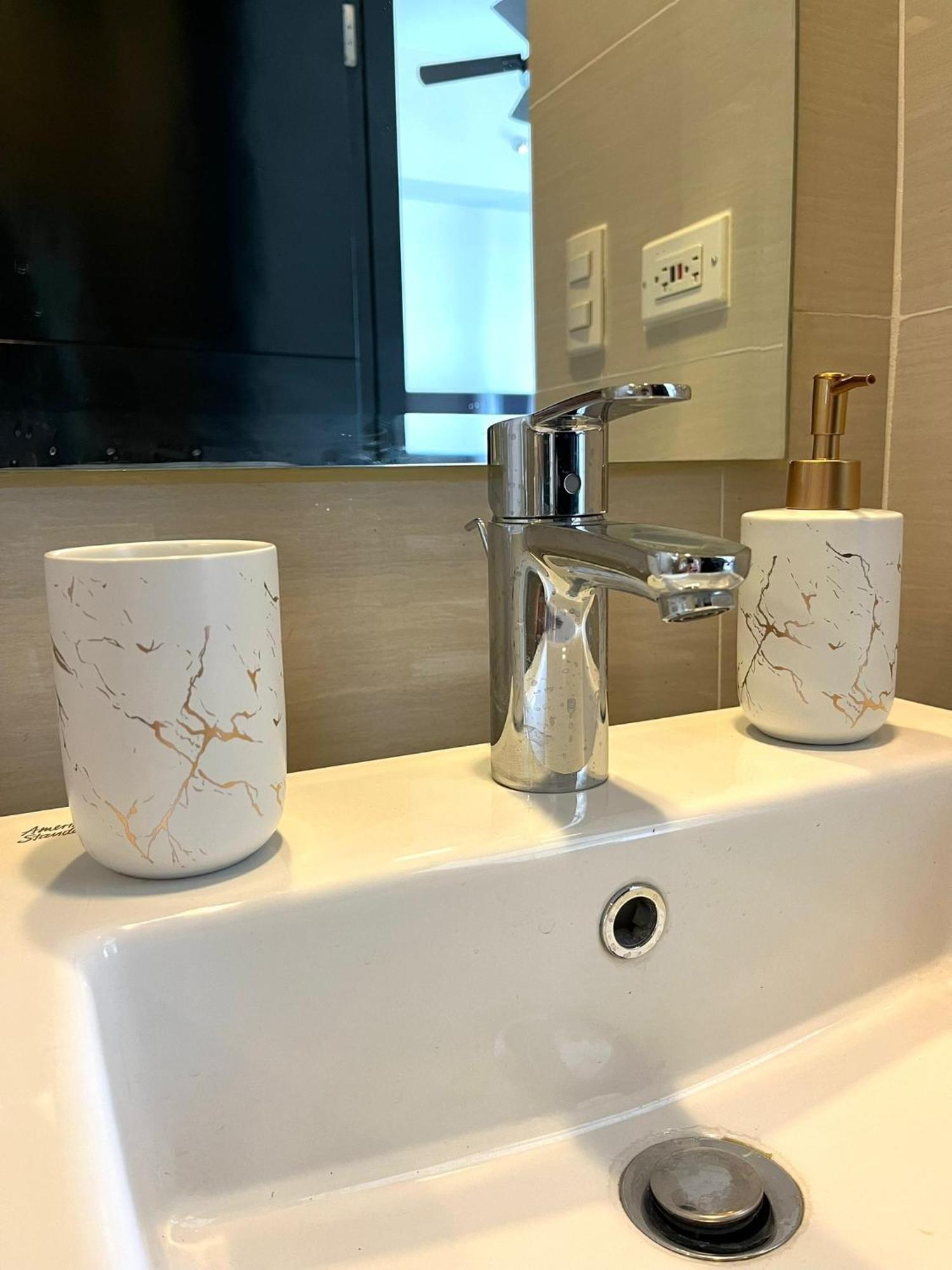 Studio At 81 Newport Boulevard Near Naia With Free Access To All Amenities Up To 2 Pax Manila Zewnętrze zdjęcie